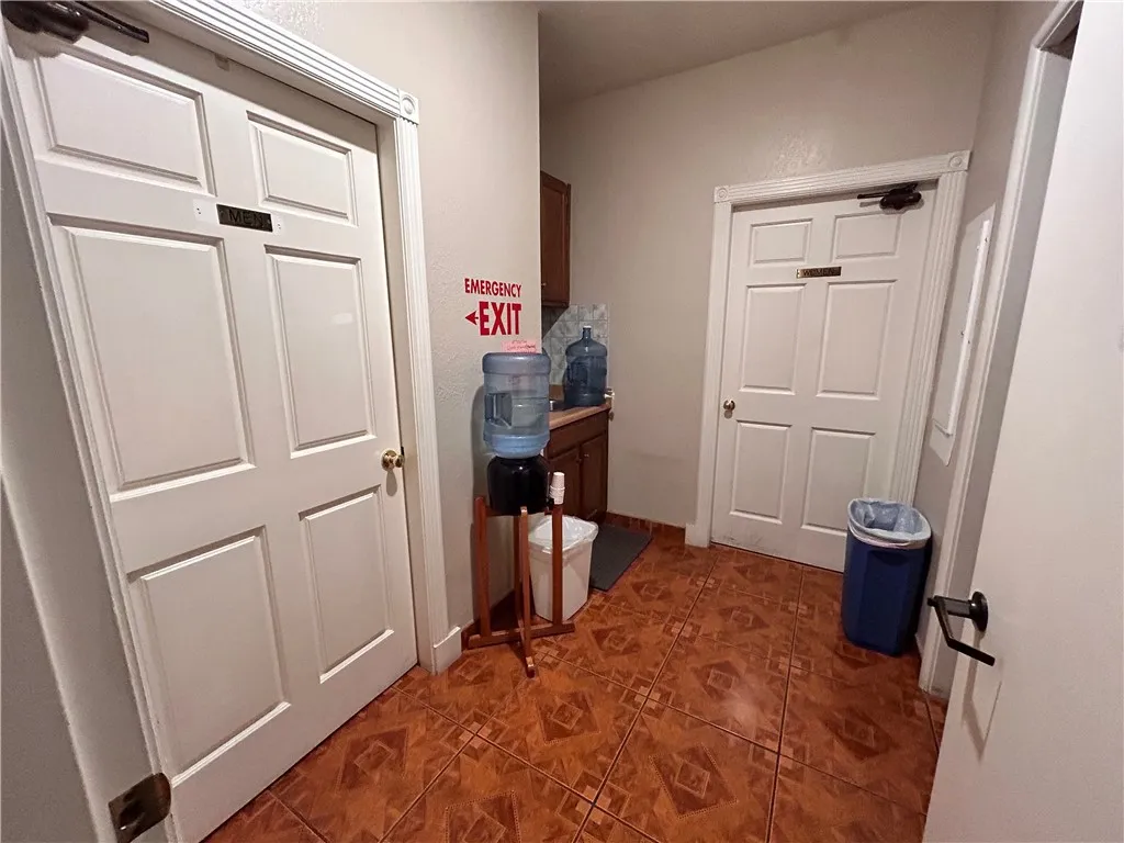 Additional image 23 of 1008 N Ross, Santa Ana, CA 92701