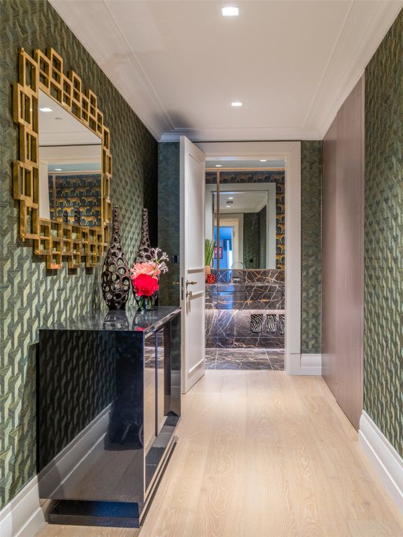 5 bed flat for salePark Crescent, London W1B photo 3