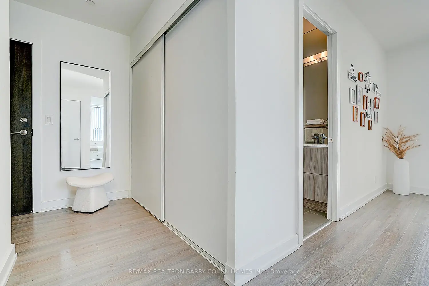 Additional image 13 of 6 Parkwood Avenue 806