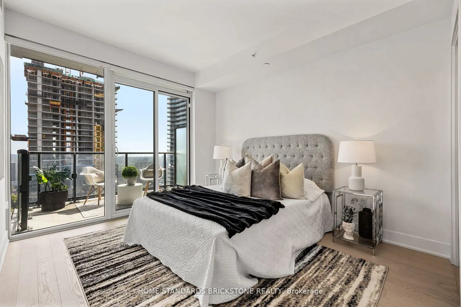 Additional image 11 of 955 Bay Street 3907