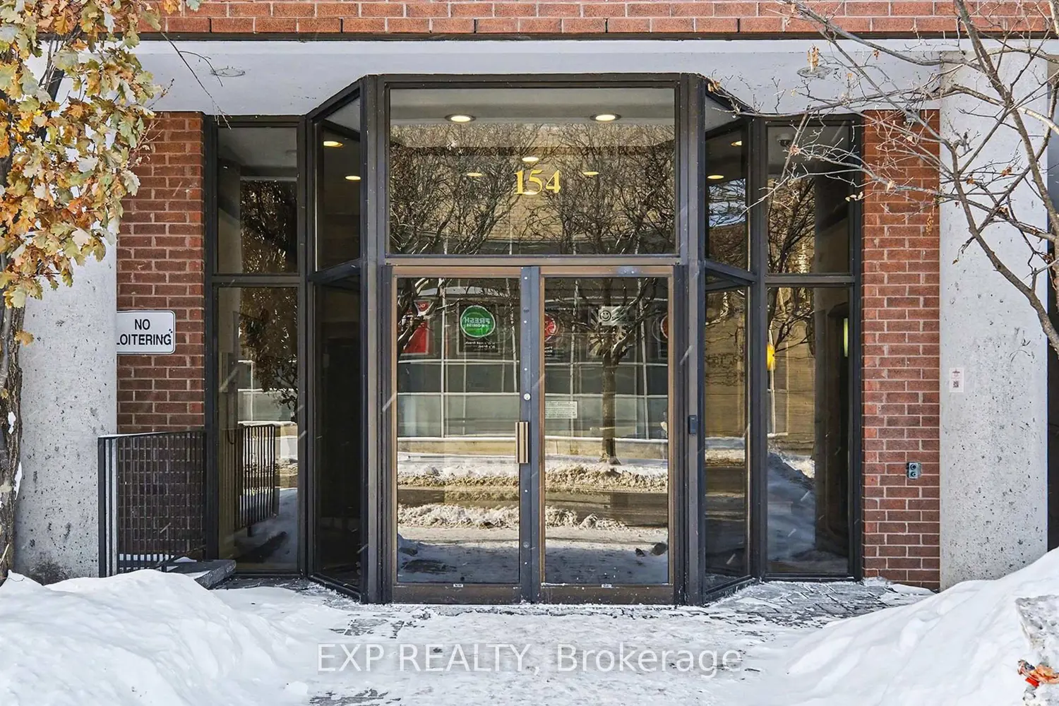 154 Nelson Street 801
