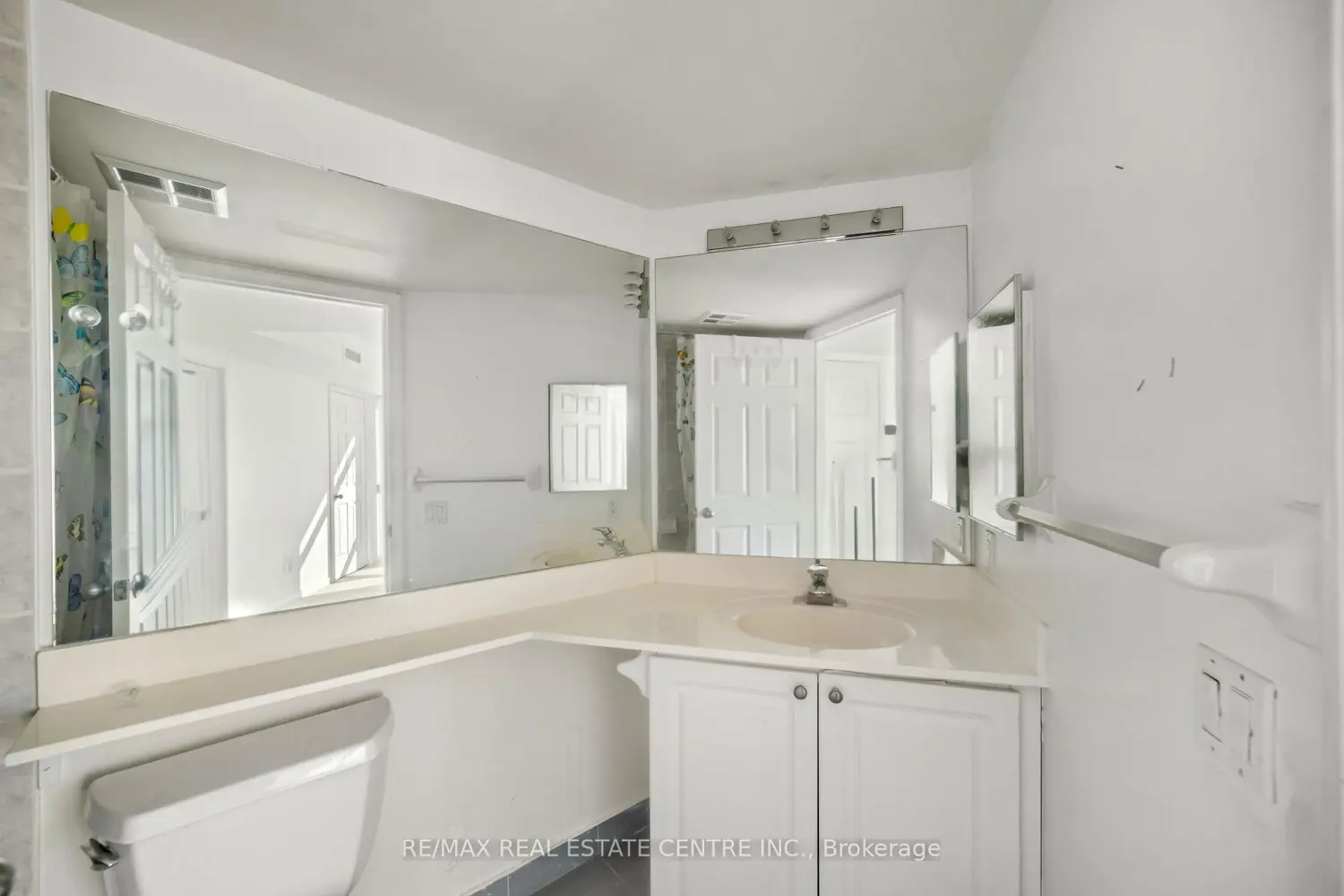 Additional image 10 of 30 Harrison Garden Boulevard 1605