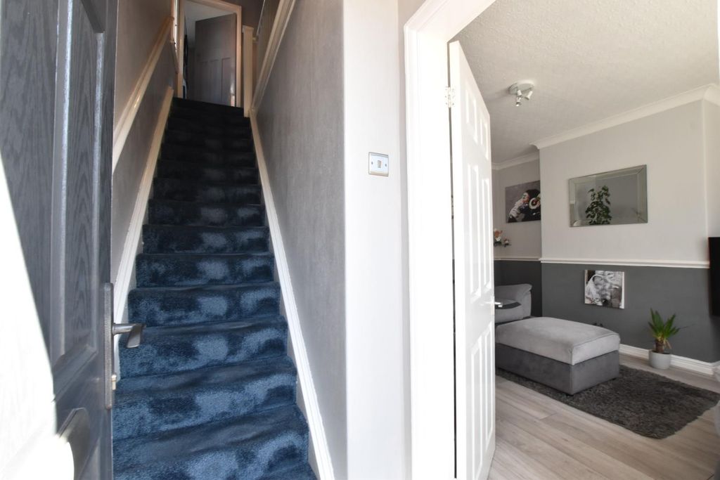 Additional image 5 of 3 bed semi-detached house for saleFairmont Crescent, Scunthorpe DN16