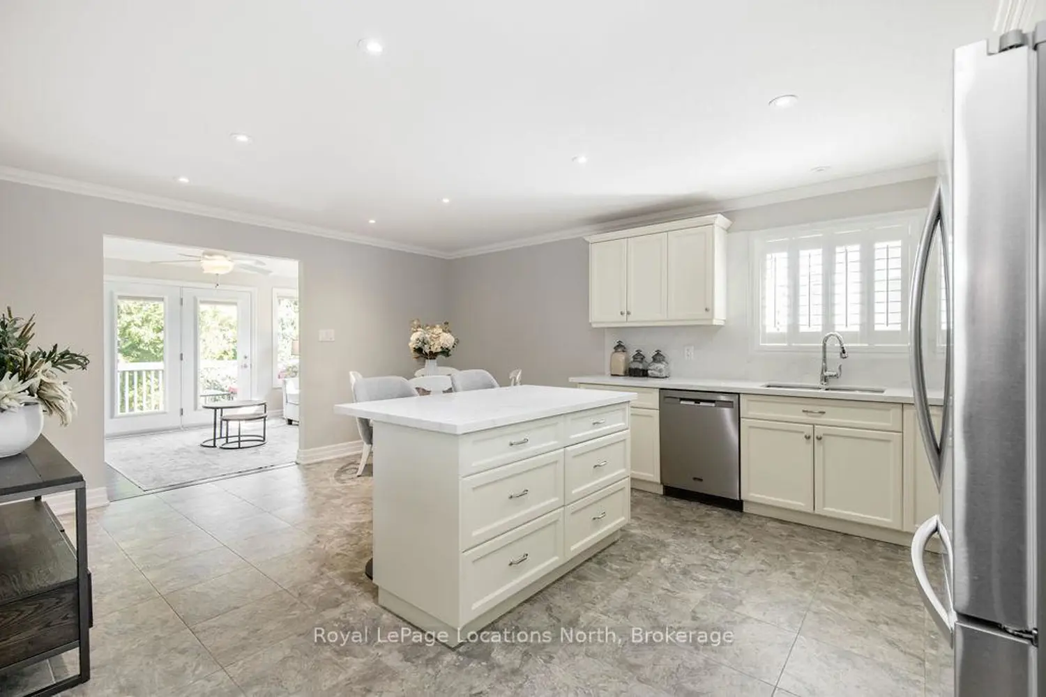 124 New York Avenue photo 4