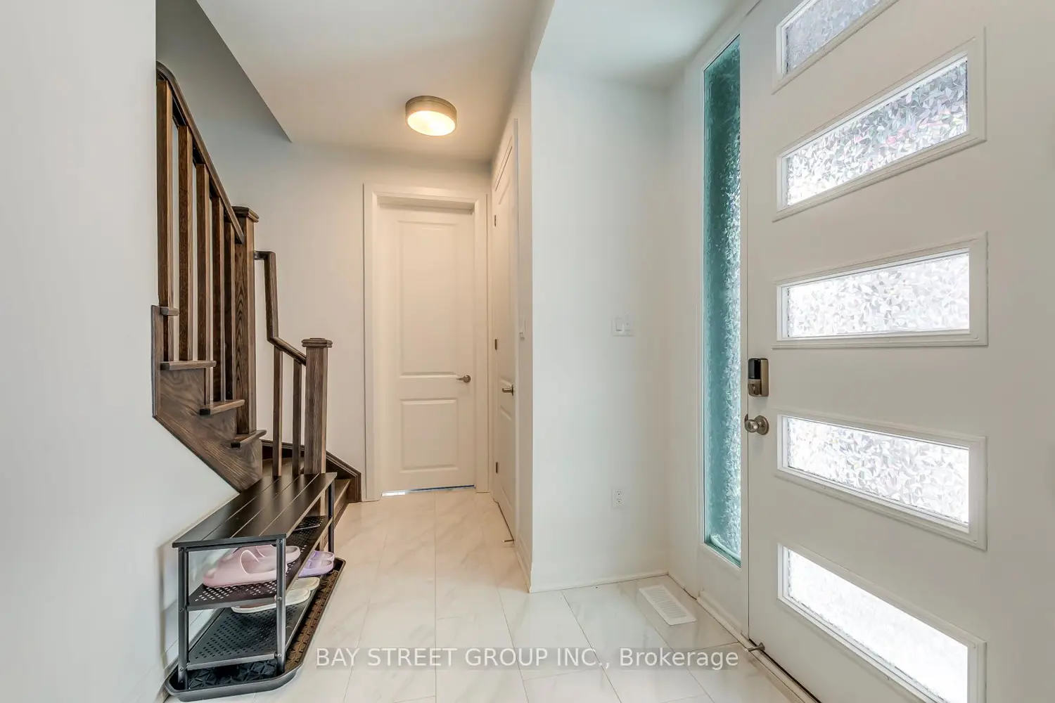 Additional image 3 of 3049 Merrick Road