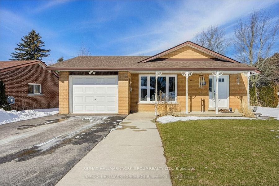 184 Olive Street, East Gwillimbury, ON, L9N 1M3