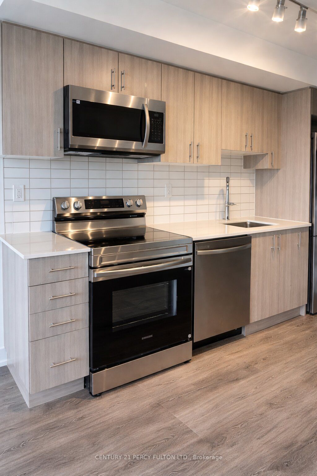 Additional image 4 of 803-1010 Sandy Beach Road, Pickering, ON, L1W 3V9