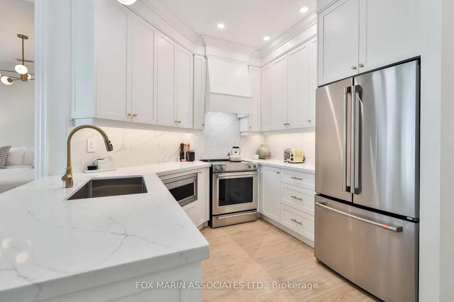 Additional image 11 of 1231 Yonge Street 301