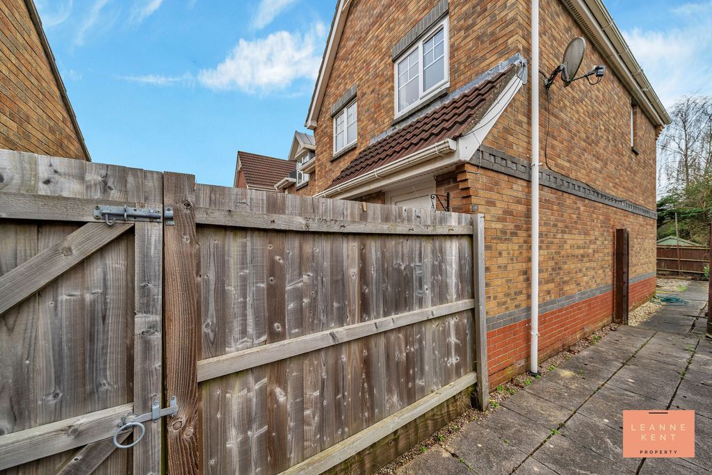 Additional image 30 of 3 bed semi-detached house for saleStryd Hywel Harris, Ystrad Mynach CF82