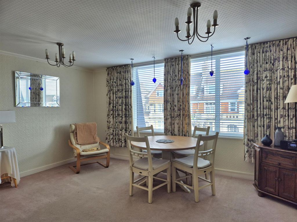 2 bed flat for saleTrewartha Park, Weston-Super-Mare BS23 photo 3