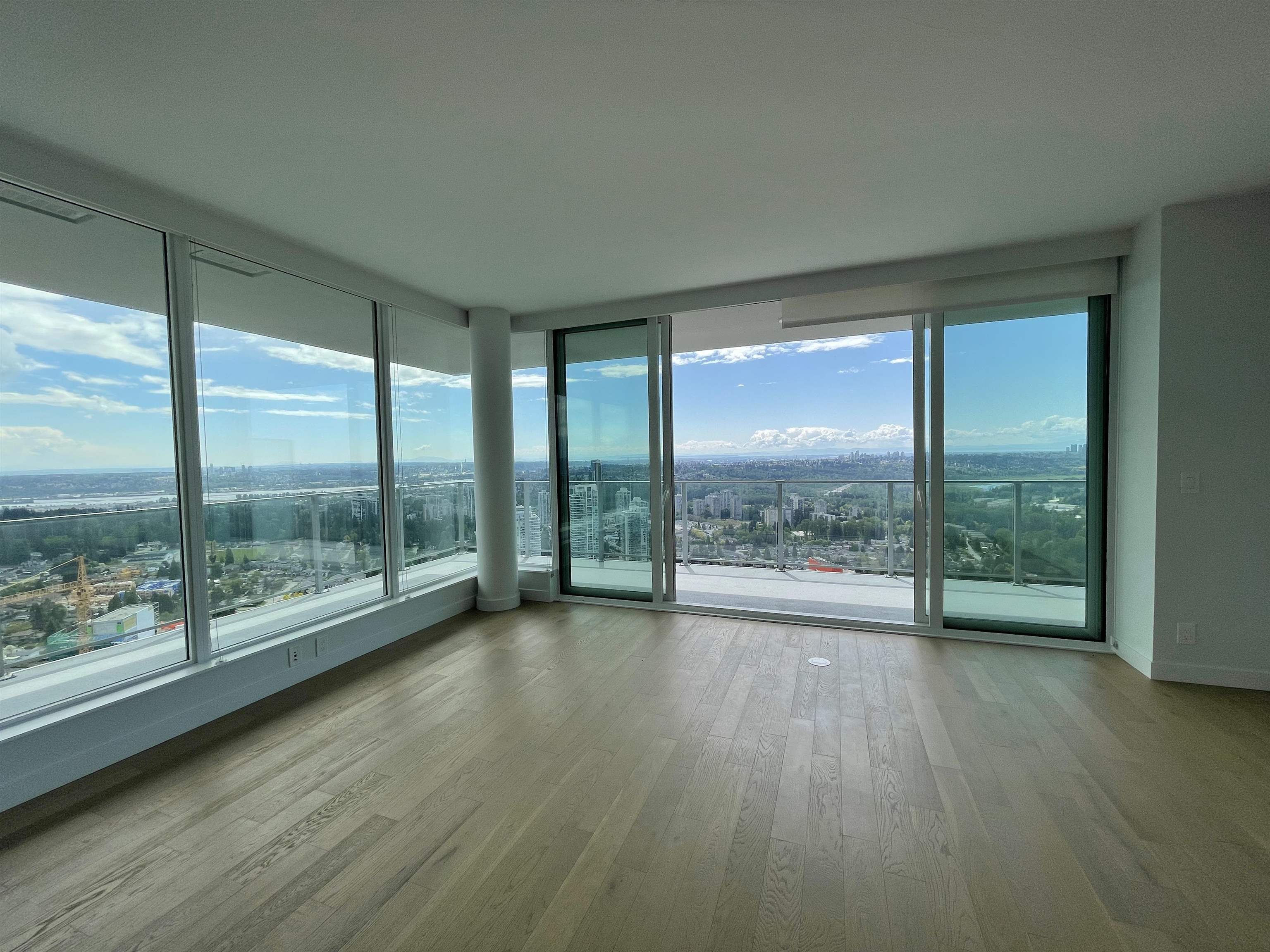 4064-567 Clarke Road, Coquitlam, BC, V3J 0K7