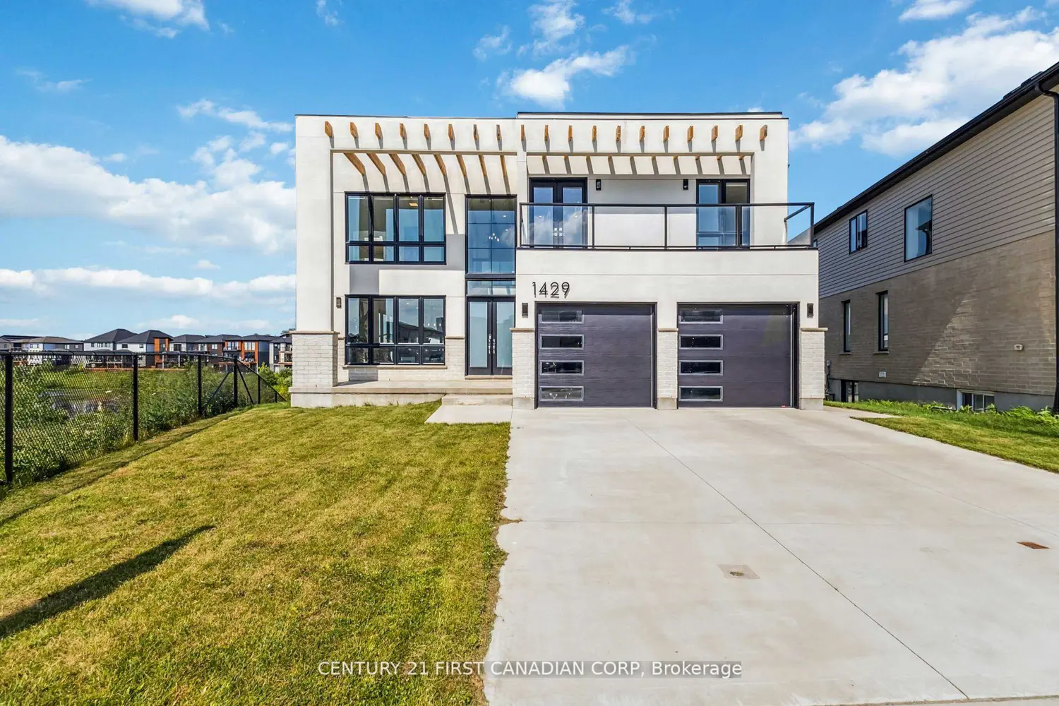 1429 Medway Park Drive photo 2