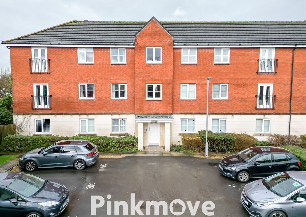 2 bed flat for salePowis Close, Newport NP10 photo 2