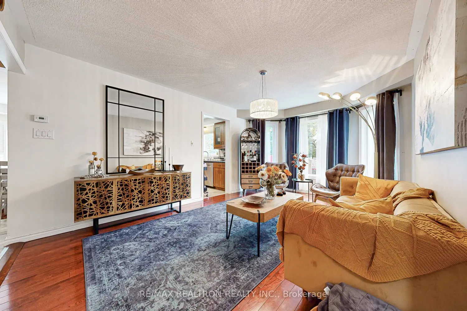 Additional image 3 of 98 Charing Crescent