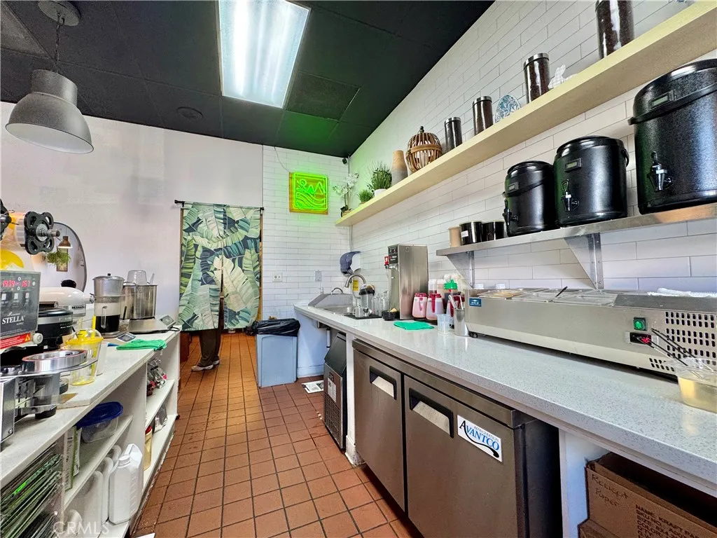 Additional image 4 of 1460 Baker St Unit D, Costa Mesa, CA 92626