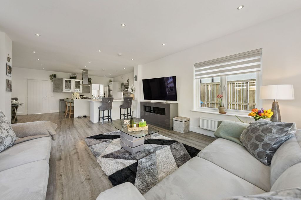 Additional image 15 of 6 bed property for saleKyle Wynd, Newton Mearns G77