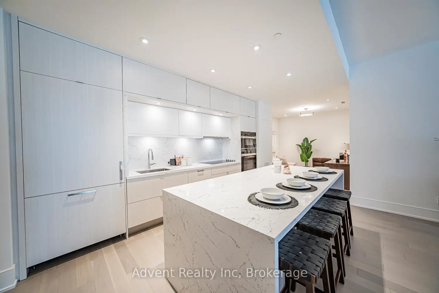399 Royal Orchard Boulevard 103 photo 5