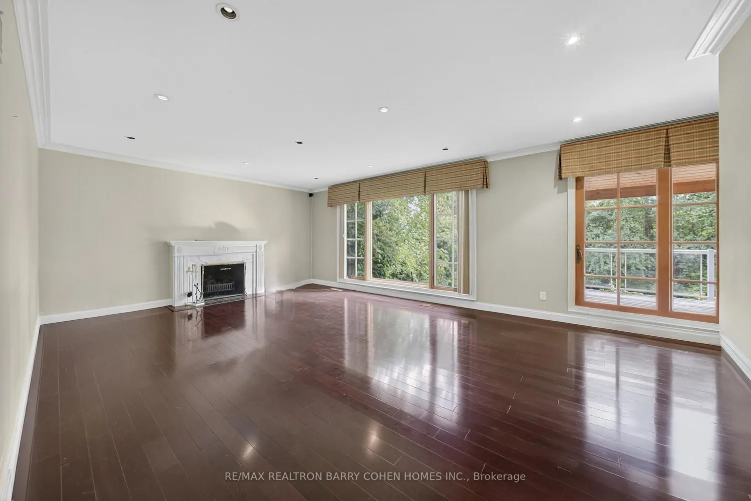 Additional image 9 of 11 Tudor Gate