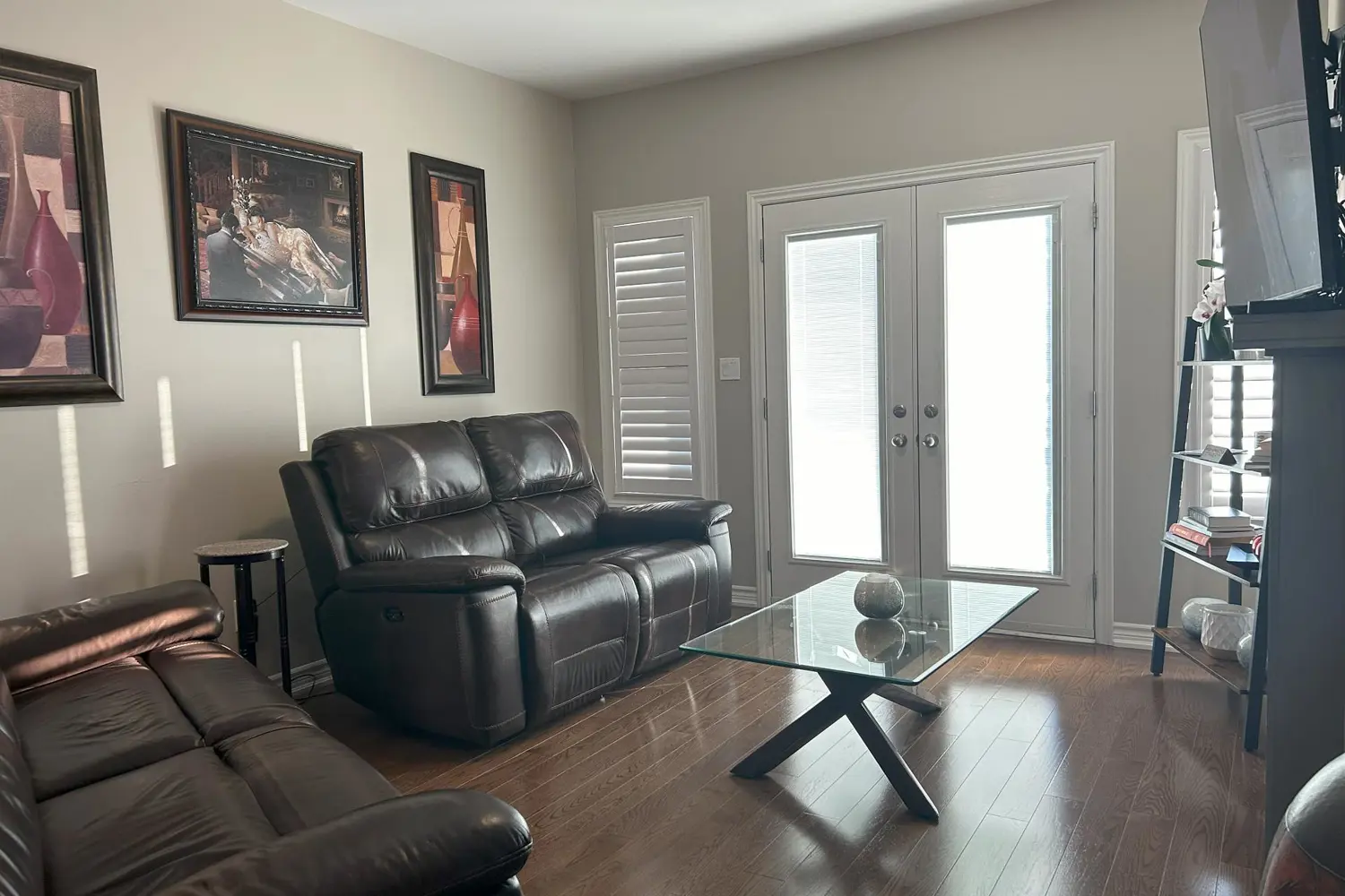 249 Fleetwood Drive photo 3