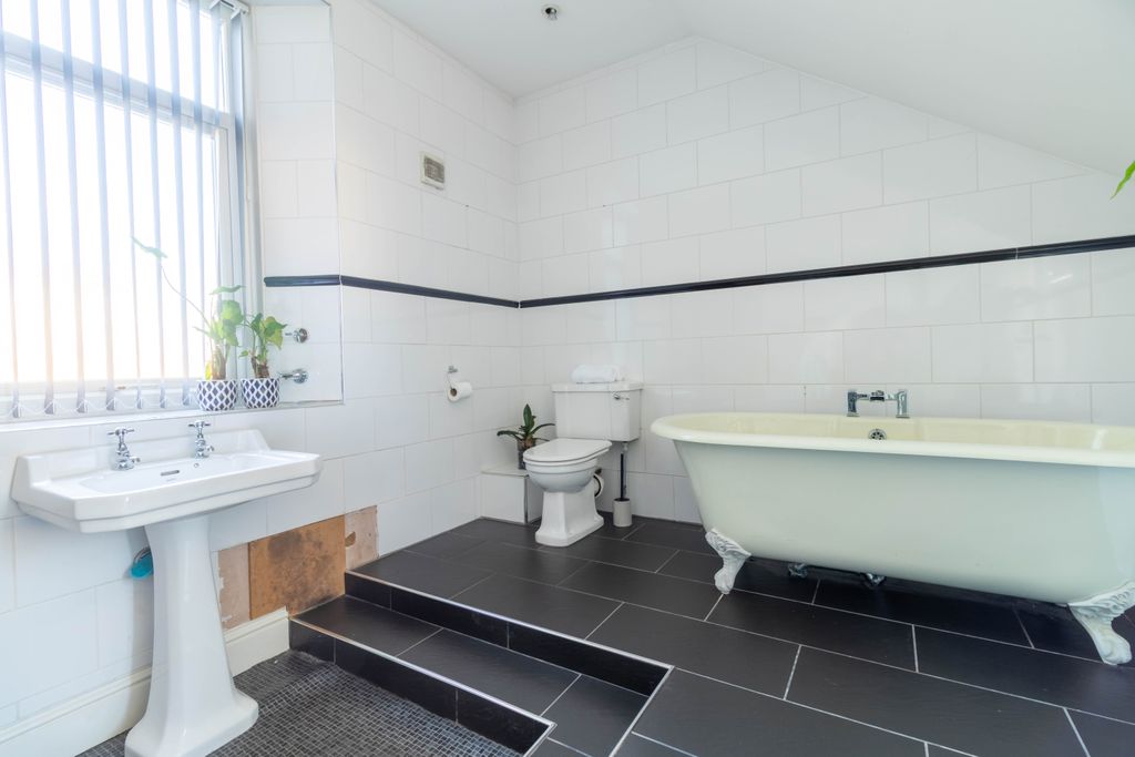 Additional image 7 of 5 bed semi-detached house for saleMoray Street, Blackford, Auchterarder PH4