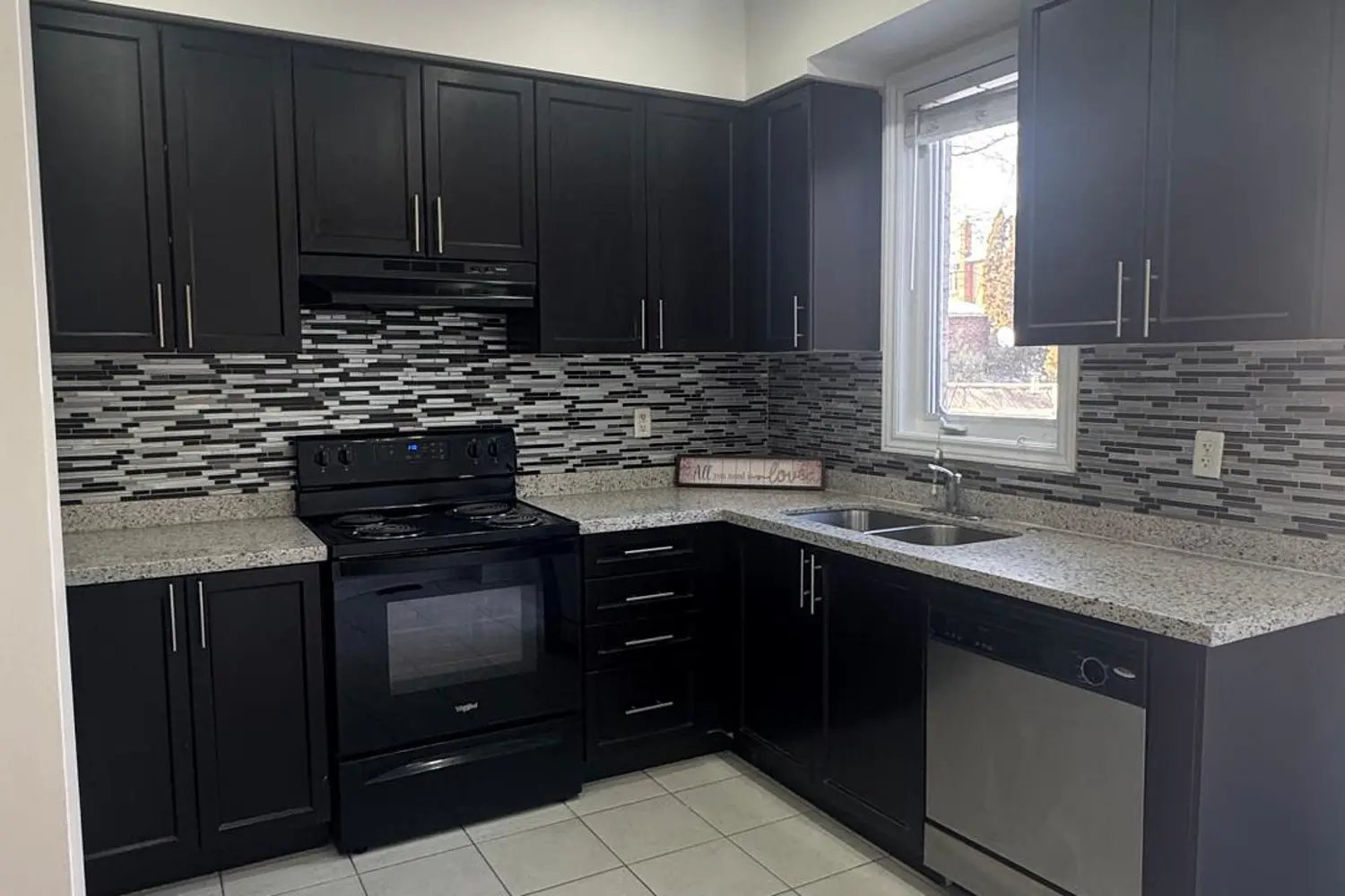 Additional image 17 of 530 Kingston Road 19