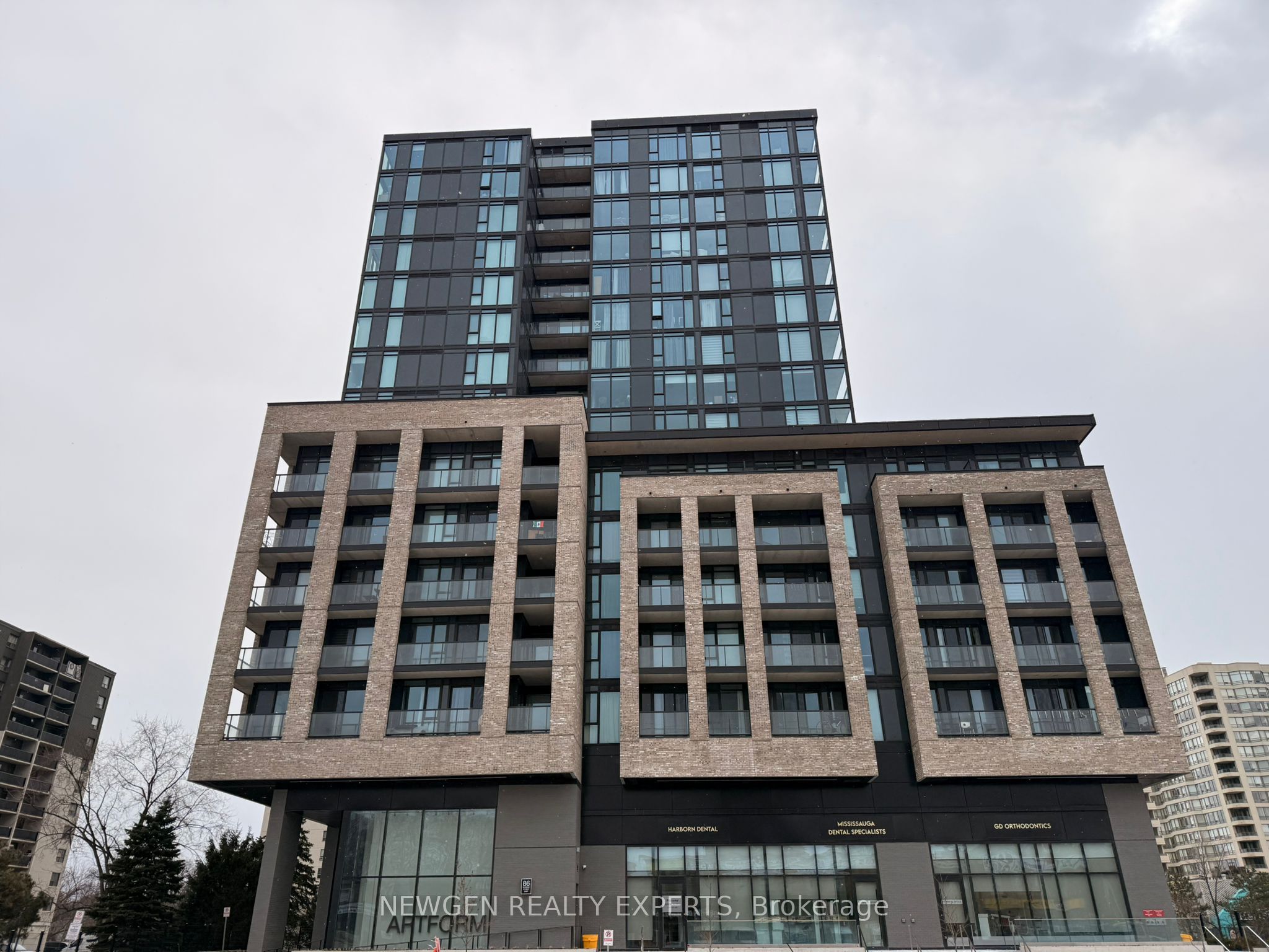 1009-86 Dundas Street E, Mississauga, ON, L5A 0B1