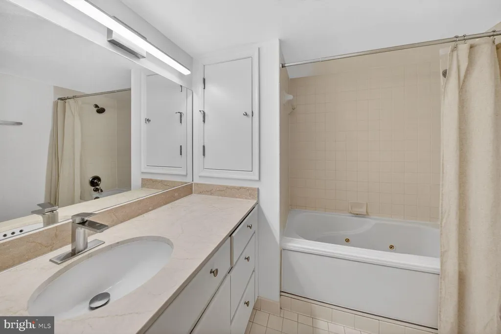 Additional image 16 of 701 Pennsylvania Avenue NW Unit 1015, Washington, DC 20004