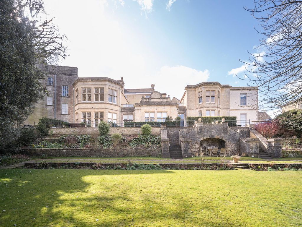2 bed flat for saleTetbury, Gloucestershire GL8