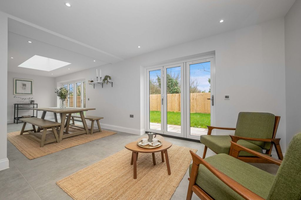Additional image 5 of 5 bed detached house for saleSpa Farm Court, Bishopton CV37