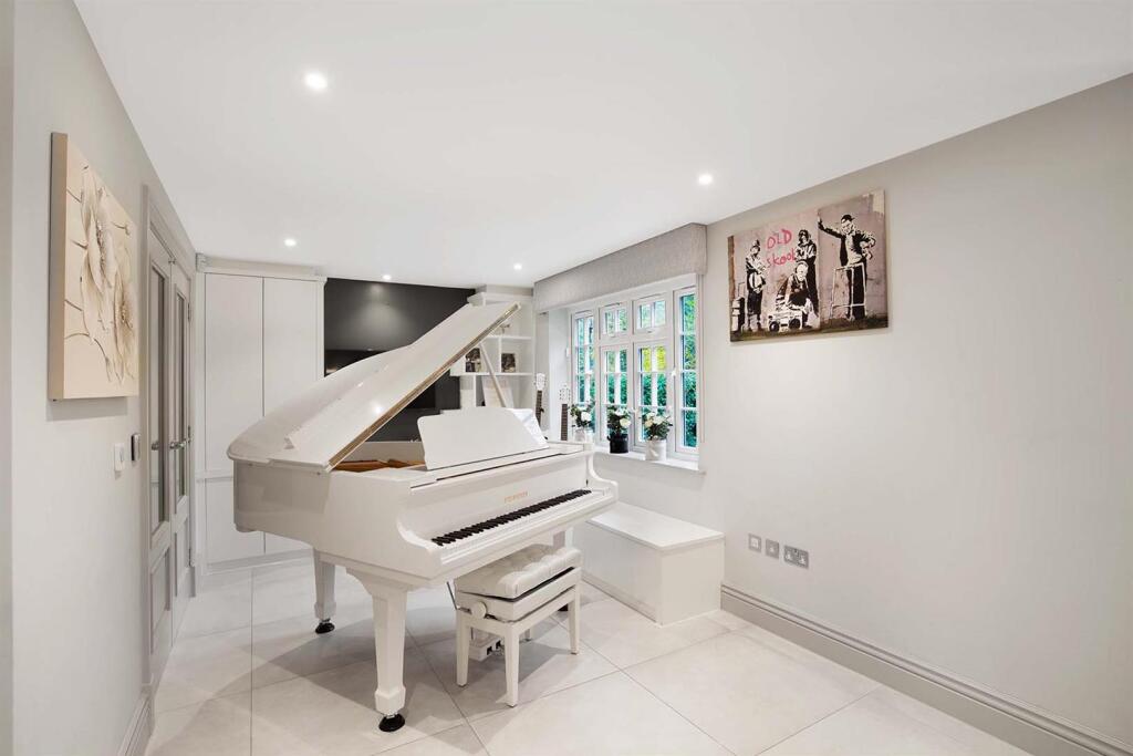 Additional image 11 of Bishops Road, Tewin