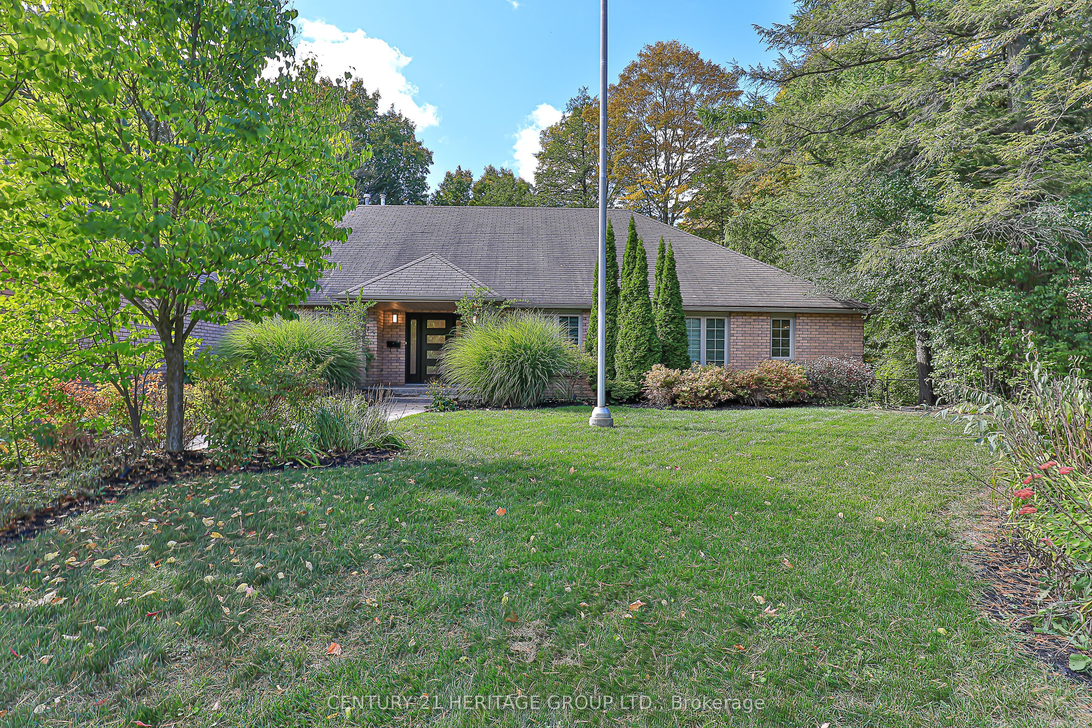 Additional image 4 of 46 Pineneedle Drive, Aurora, ON, L4G 4Y6