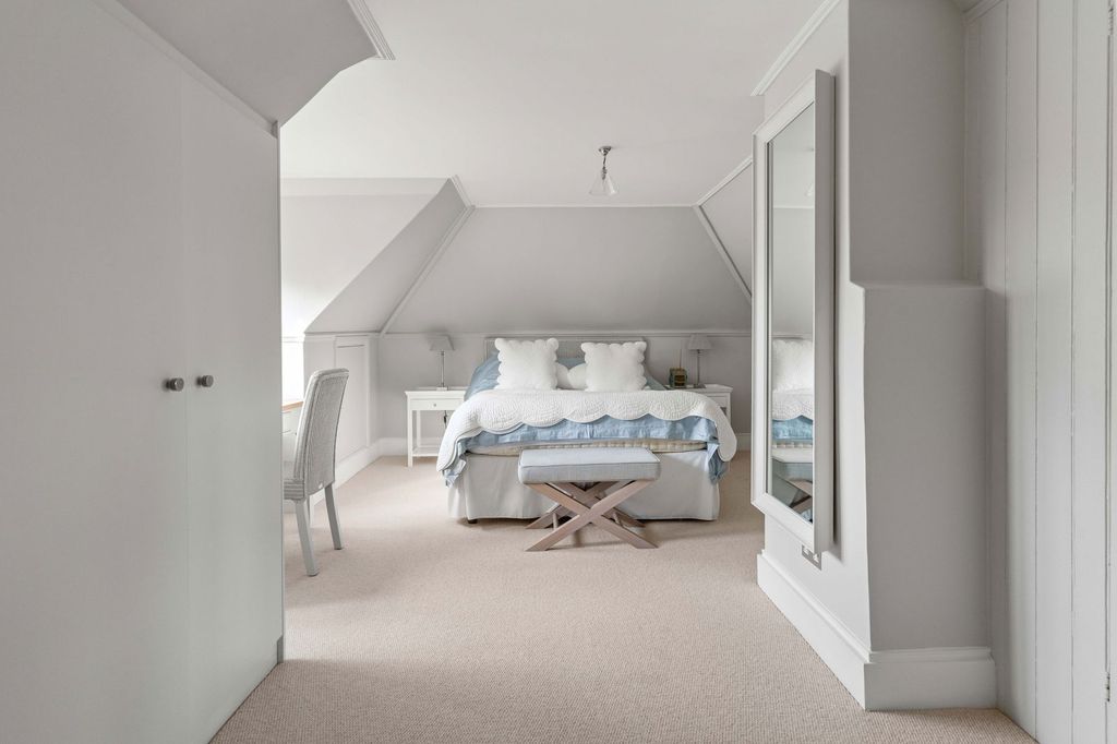 Additional image 56 of 6 bed detached house for saleRoundwood Avenue, Hutton Mount, Brentwood CM13