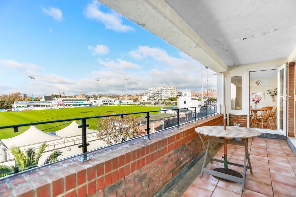 Additional image 7 of 2 bed flat for salePalmeira Avenue, Hove BN3