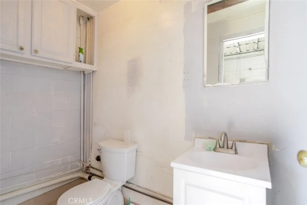 Additional image 57 of 14116 Oxnard Street, Van Nuys, CA 91401