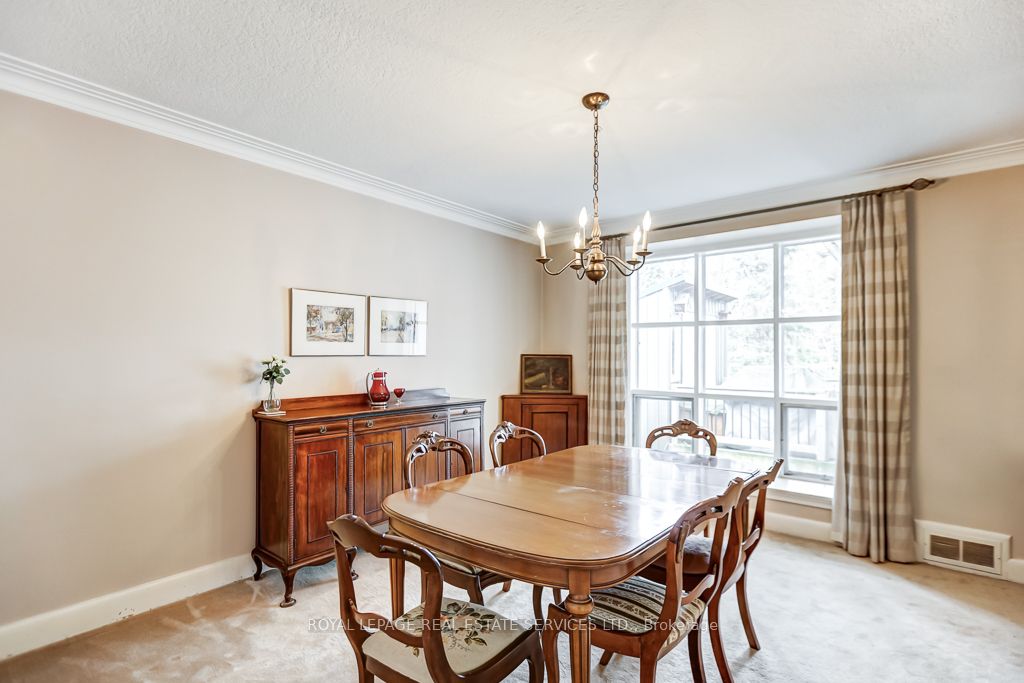 Additional image 4 of 19 Hilldowntree Road, Toronto, ON, M9A 2Z4