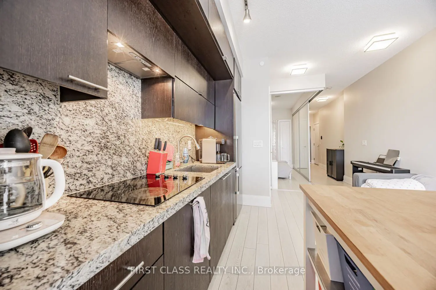 Additional image 8 of 120 Harrison Garden Boulevard 731