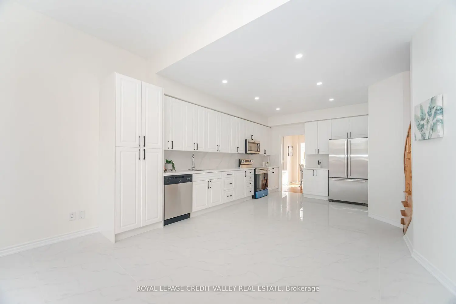 Additional image 4 of 70 Blue Diamond Drive