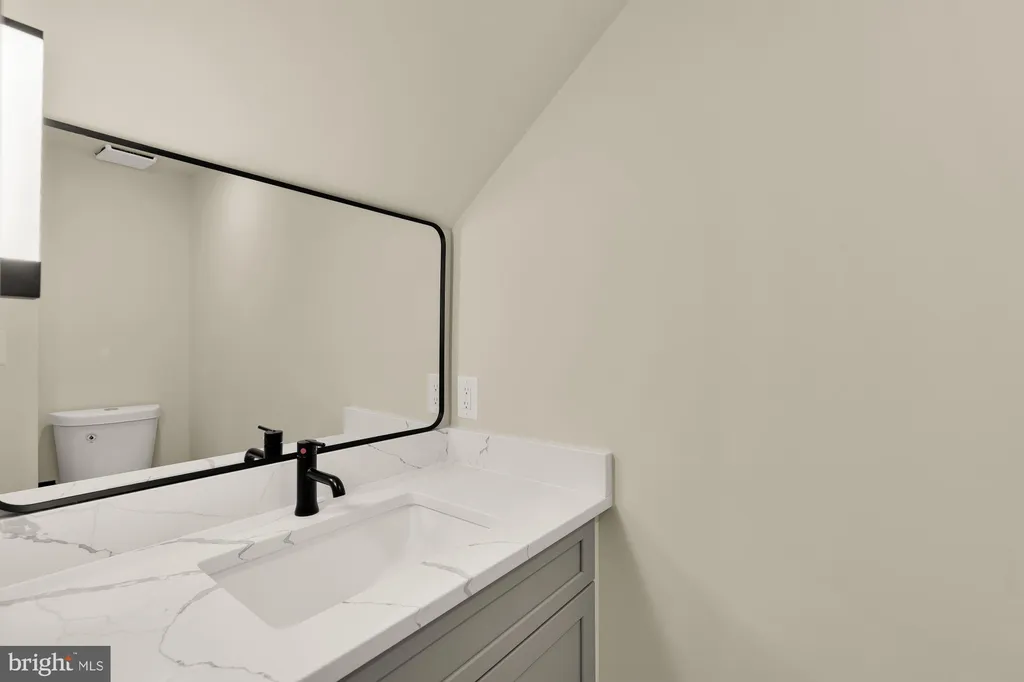 Additional image 10 of 422 Warner Street NW Unit 1, Washington, DC 20001