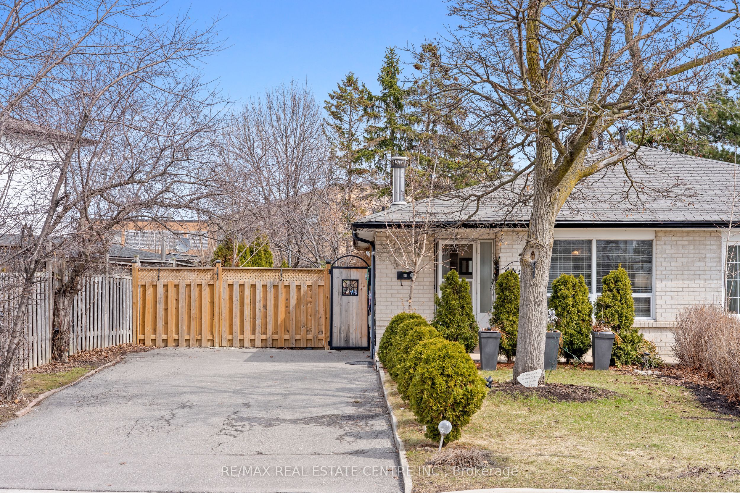 Additional image 2 of 25 Juniper Crescent, Brampton, ON, L6S 1J9
