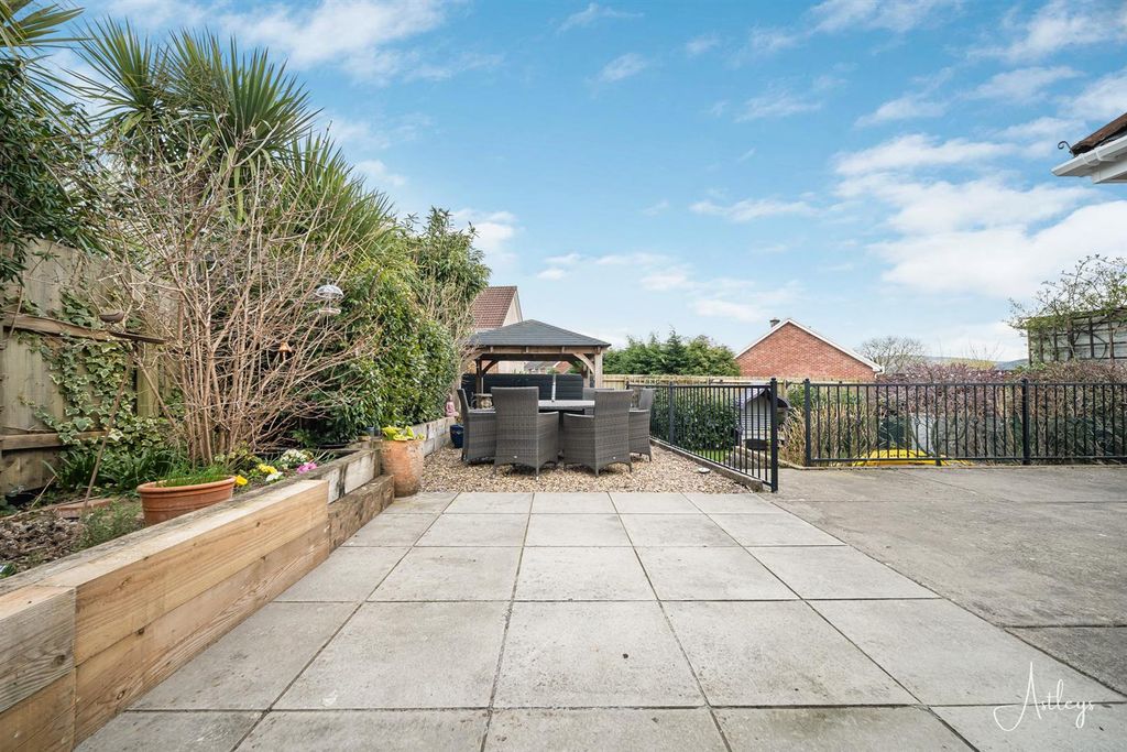 Additional image 25 of 3 bed detached bungalow for saleGilfach Road, Neath SA10