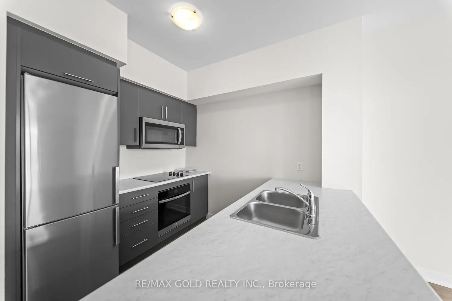 Additional image 13 of 600 North Service Road 506