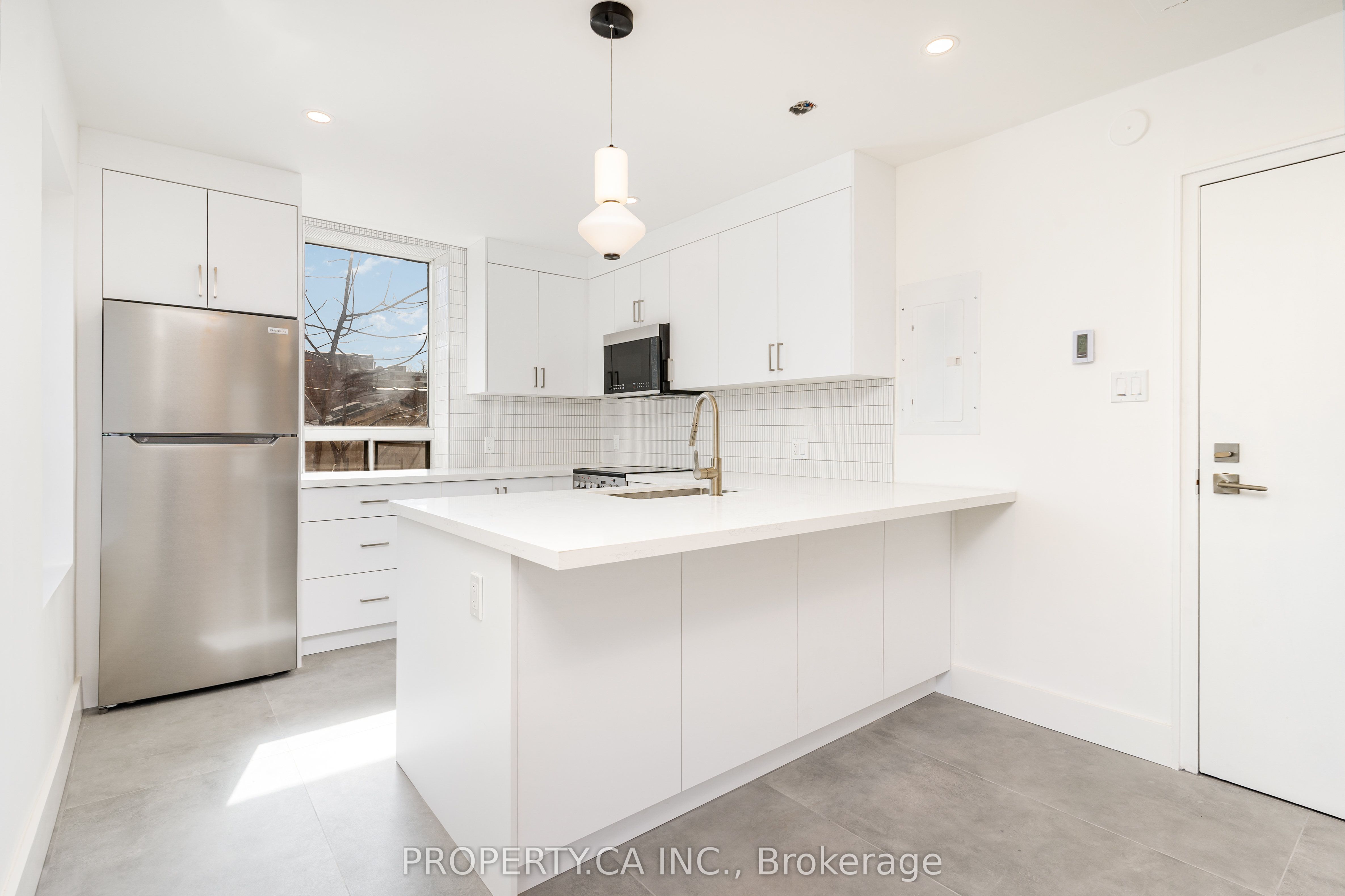 Suite 6-97 Lee Avenue, Toronto, ON, M4E 2P2 photo 2