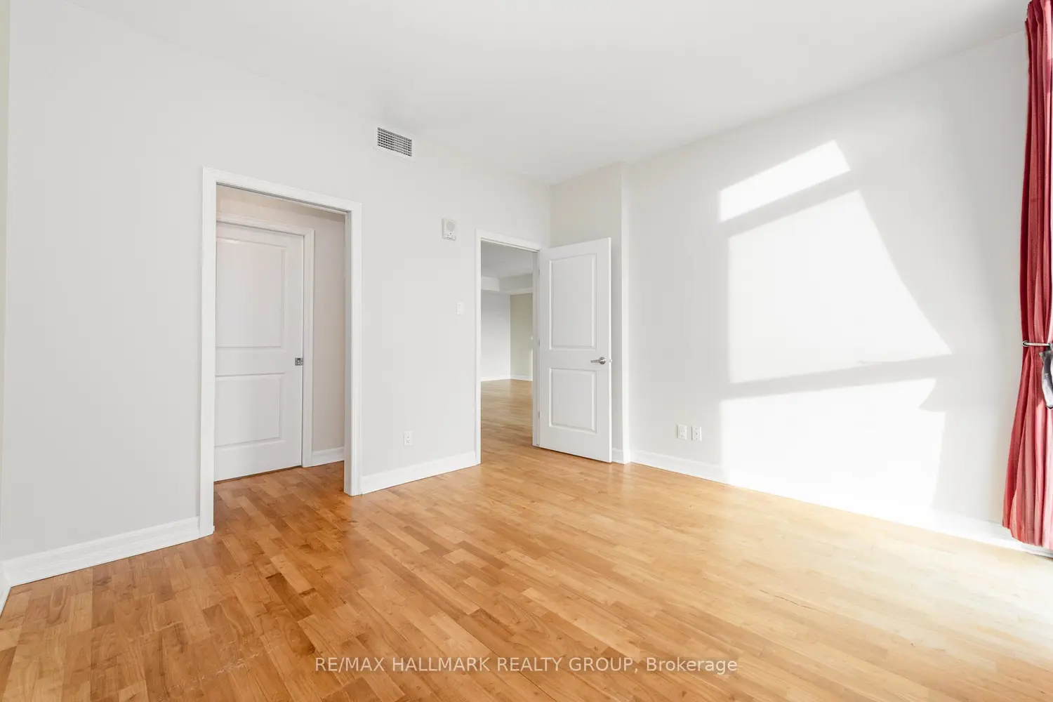 Additional image 9 of 1227 Wellington Street 702