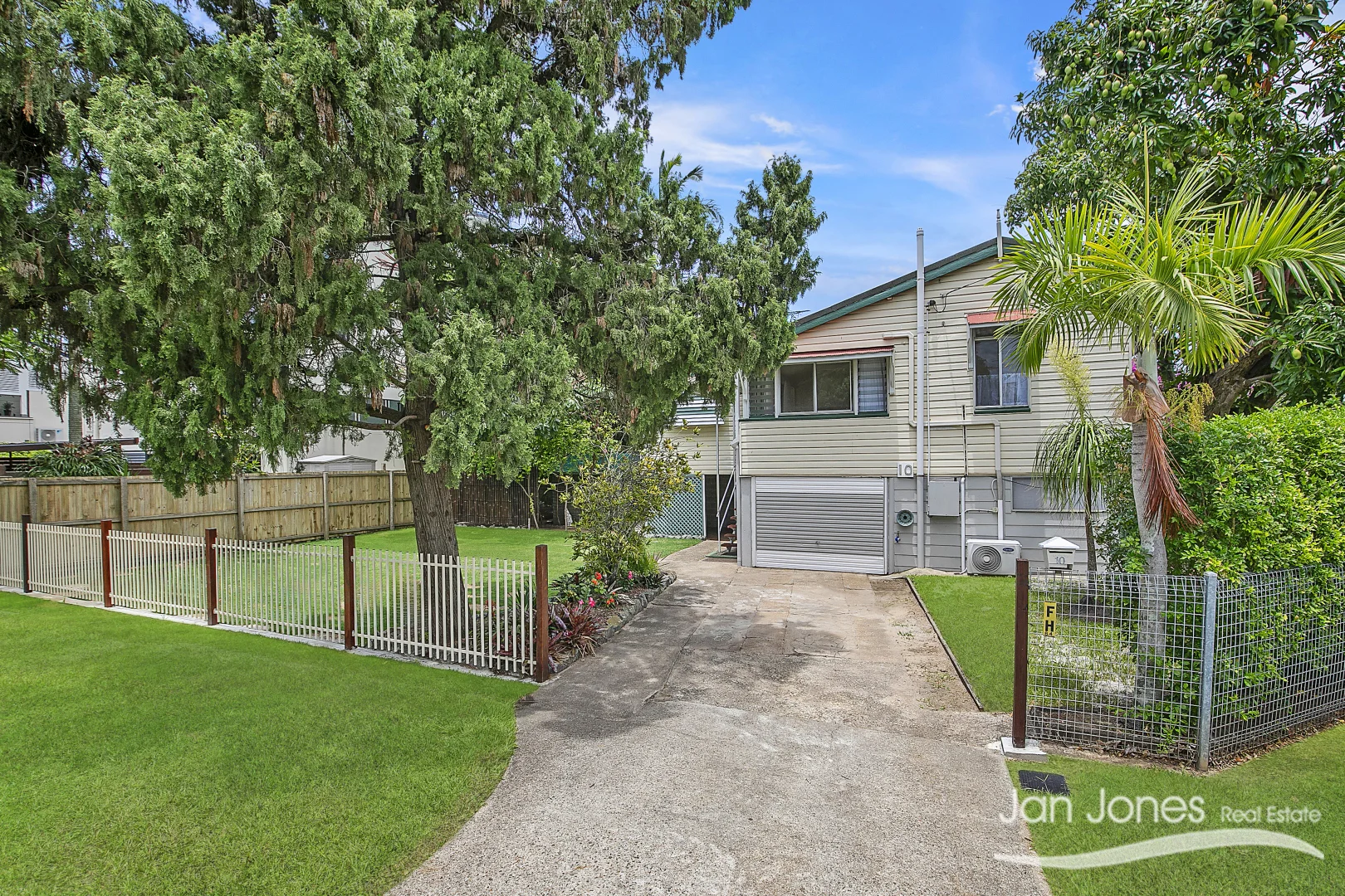 Additional image 3 of 10 Landsborough Avenue, Scarborough QLD 4020