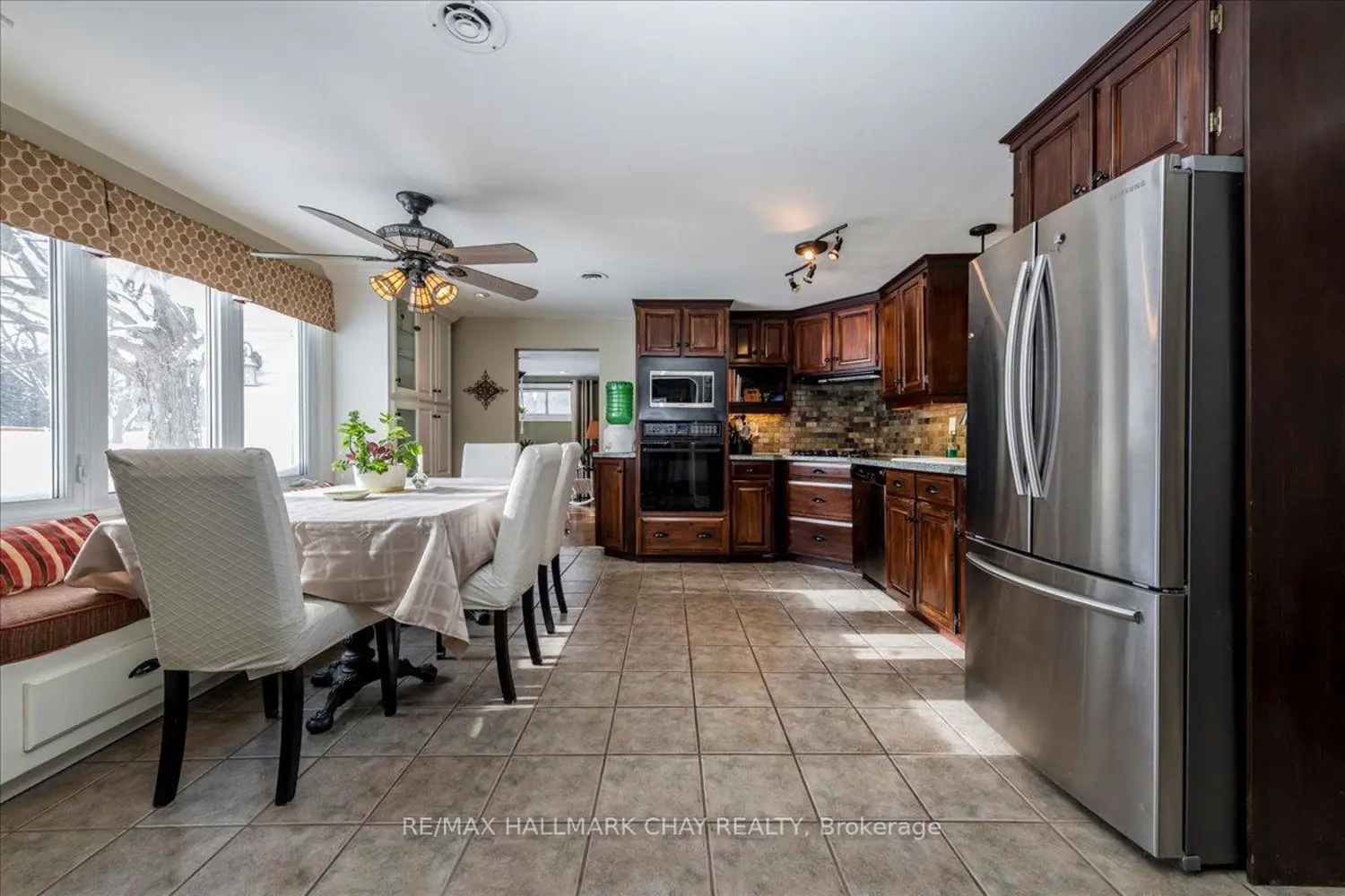 3302 Innisfil Beach Road photo 2