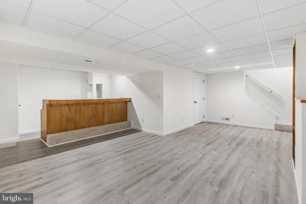 Additional image 28 of 210 W Silver Fox Road, Newark, DE 19702