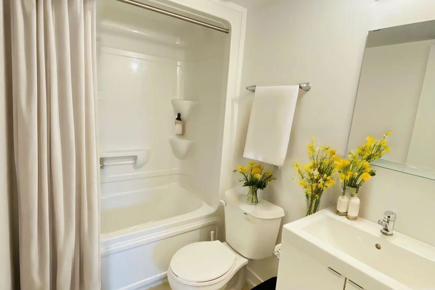 Additional image 7 of 1720 Simcoe Street 5