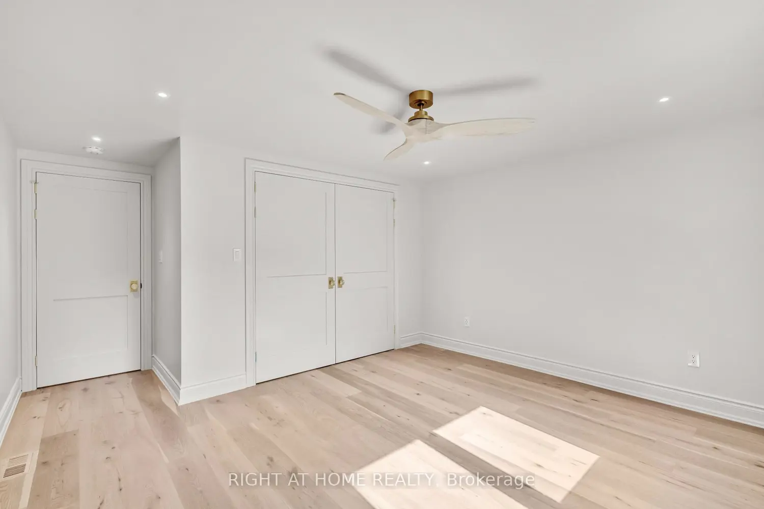 Additional image 12 of 393 Hess Street