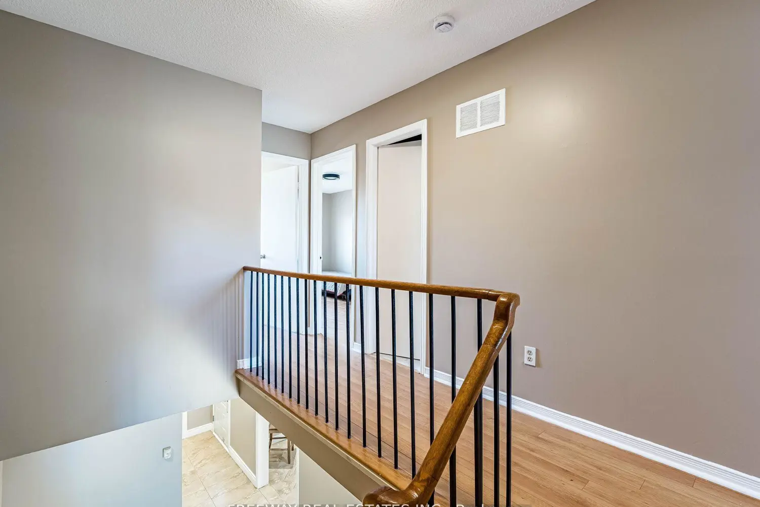 Additional image 13 of 53 Dutch Crescent