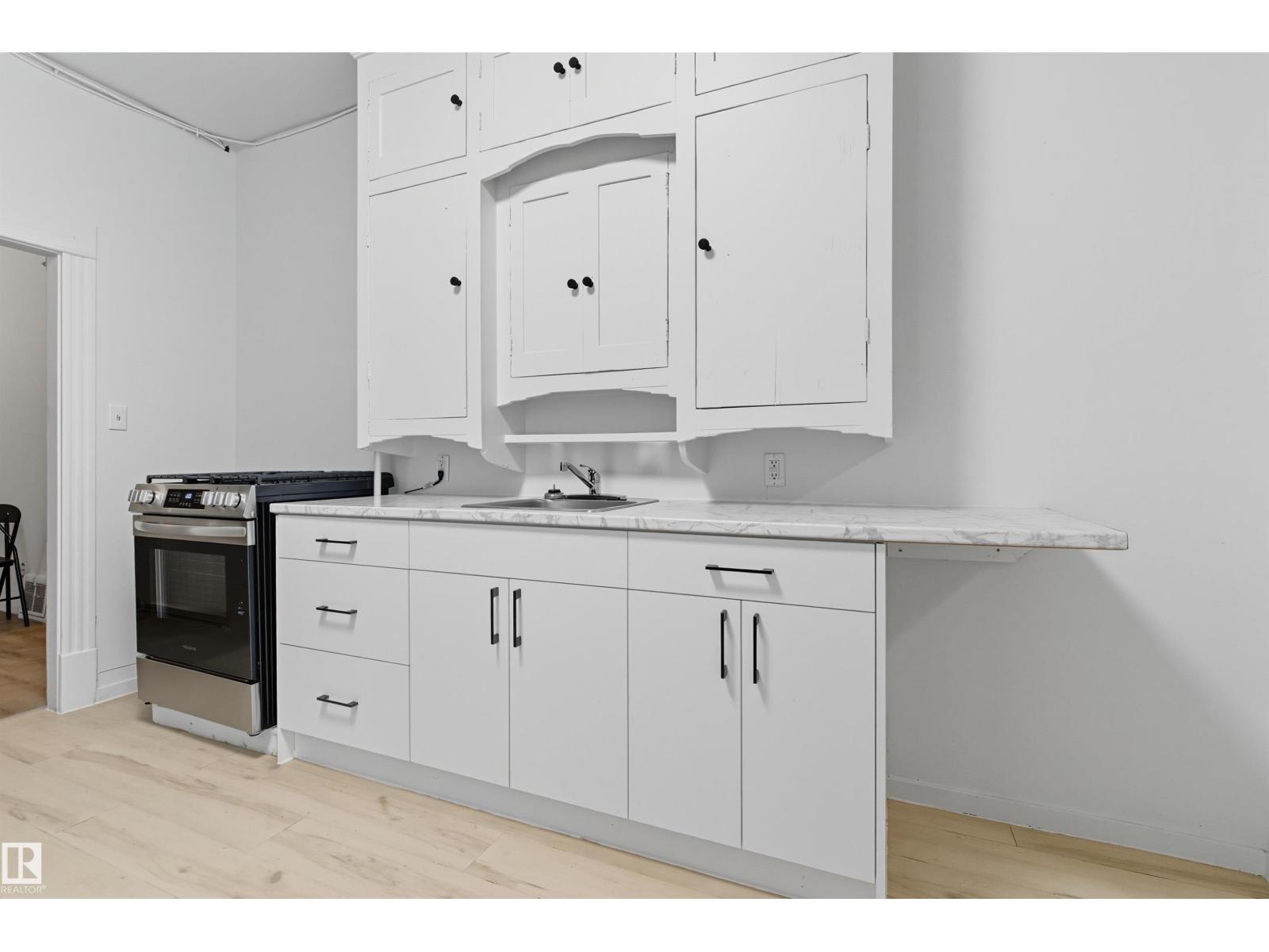 Additional image 3 of 9513 103 Avenue NW, Edmonton, AB, T5H0G8